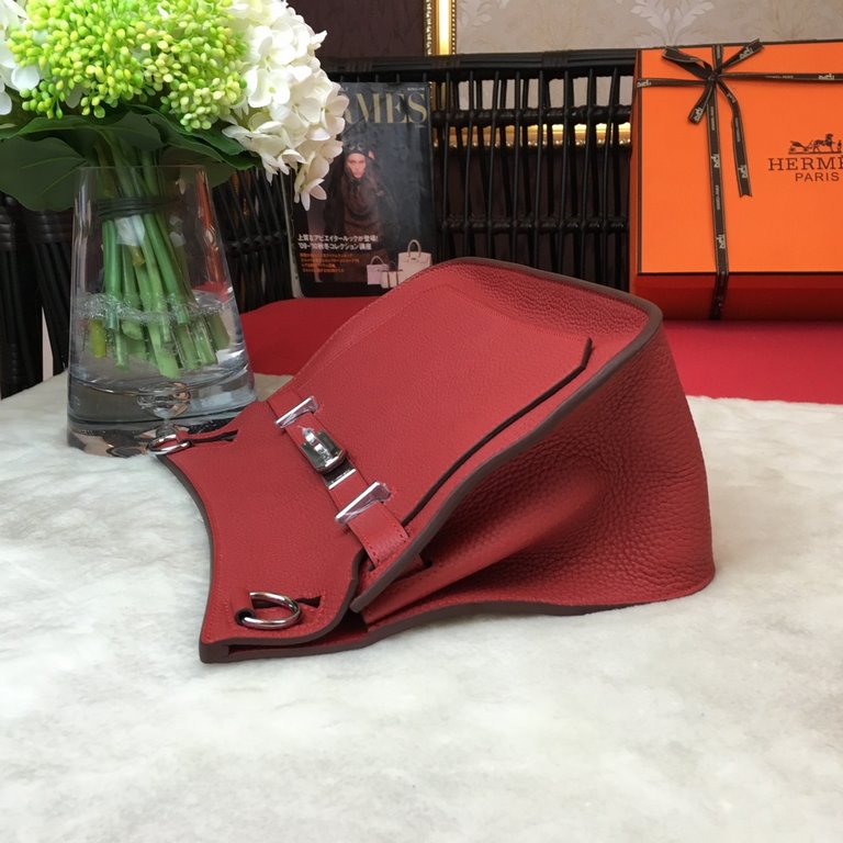 (  Jypsiere) Gypsy 28cm       ♀   ♀ original imported cowhide, special sheepskin lining and original hardware, very casual and young style, shoulder crossbody can be, the version is super good Oh [love] [love] Size 28cm 