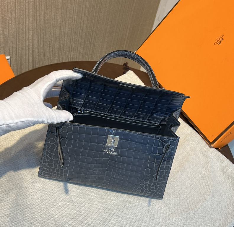 Hermes Kelly