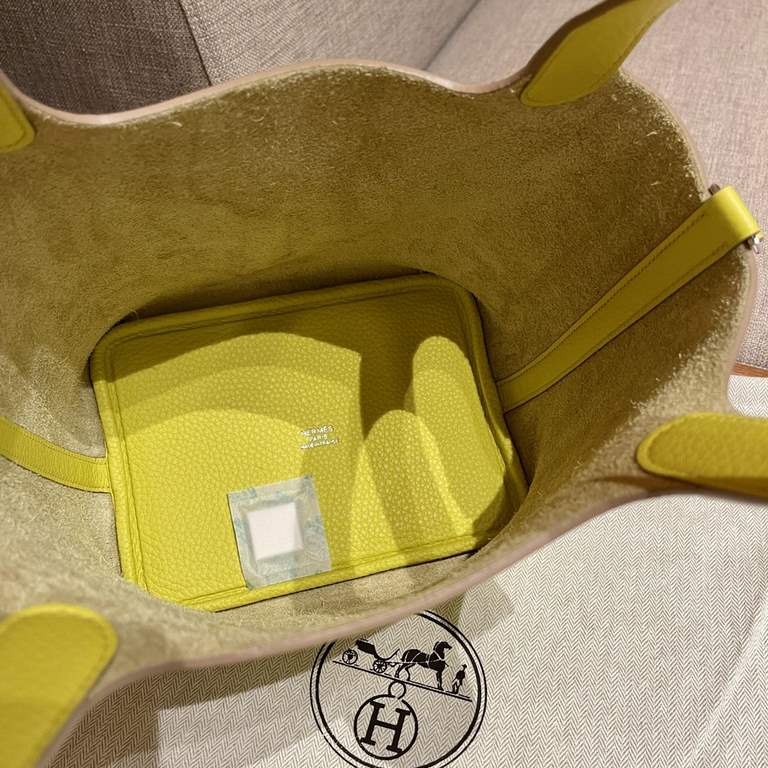 picotin lock vegetable basket 18, 9R lemon yellow, handmade, French TC cowhide.Vegetable basket in recent years in the counter is also very buy, basically also go with the goods, the appearance rate is super high, but al