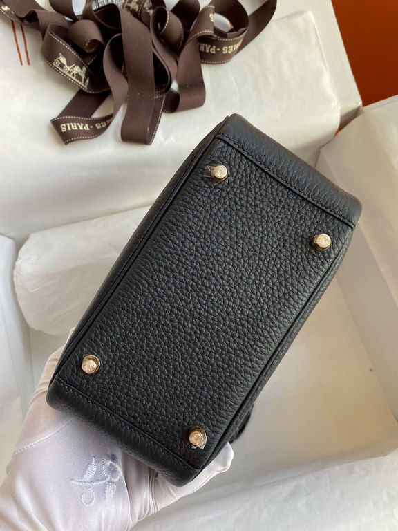 hand maded Mini Lindy 19cm Taurillon Clemence leather black