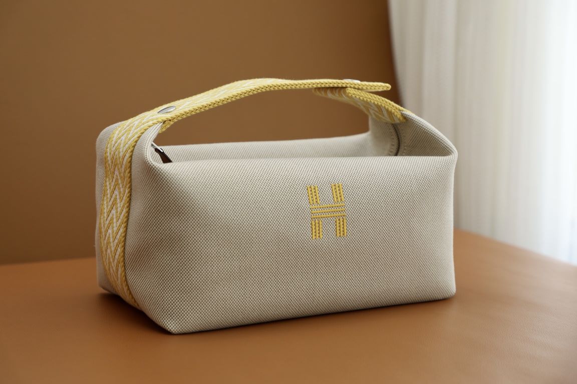 - -      Lunchbox Bag Canvas Naples Yellow   Character Shoulder Strap Detail Customized Real In Stock;.