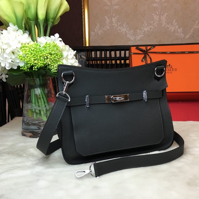 (  Jypsiere) Gypsy 28cm       ♀   ♀ original imported cowhide, special sheepskin lining and original hardware, very casual and young style, shoulder crossbody can be, the version is super good oh [love] [love] Size 28cm 