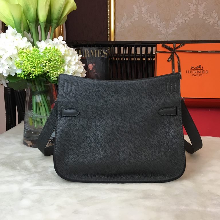 (  Jypsiere) Gypsy 28cm       ♀   ♀ original imported cowhide, special sheepskin lining and original hardware, very casual and young style, shoulder crossbody can be, the version is super good oh [love] [love] Size 28cm 