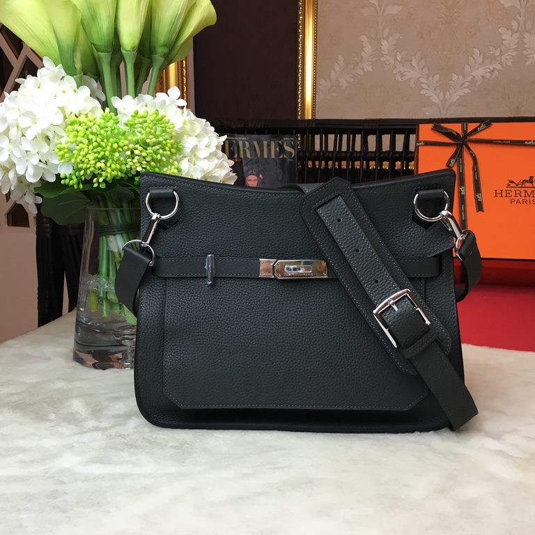 (  Jypsiere) Gypsy 28cm       ♀   ♀ original imported cowhide, special sheepskin lining and original hardware, very casual and young style, shoulder crossbody can be, the version is super good oh [love] [love] Size 28cm 