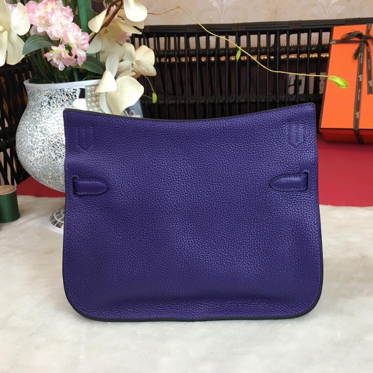 (  Jypsiere) Gypsy 28cm       ♀   ♀ original imported cowhide, special sheepskin lining and original hardware, very casual and young style, shoulder crossbody can be, the version is super good oh [love] [love] Size 28cm 