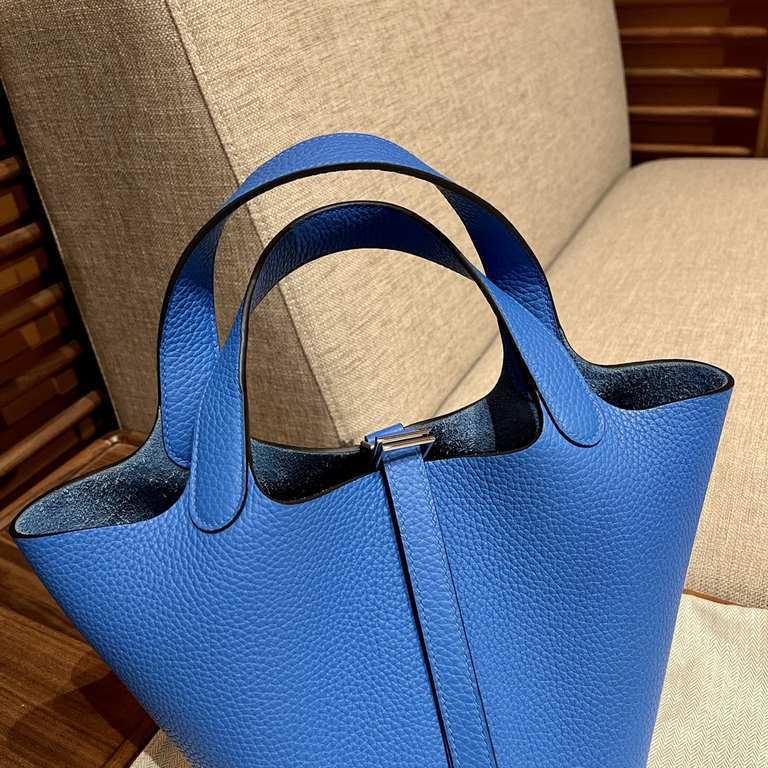 picotin lock Vegetable Basket 18,7Q Water Siren Blue Pure handmade, French TC cowhide.Vegetable basket in recent years in the counter is also very buy, basically also go with the goods, the appearance rate is super high,