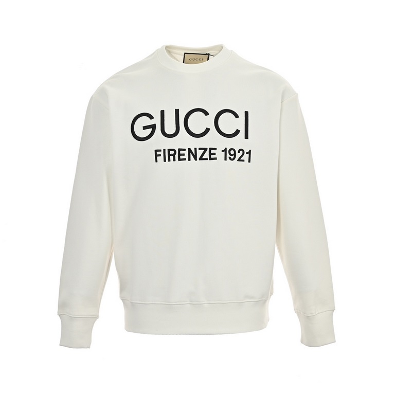 GucciGucci 23Fw three-dimensional embroidery letters round neck sweaterThe use of three-dimensional embroidery process, different from ordinary embroidery, fixed weave cotton sweater fabric, comfortable and breathable no