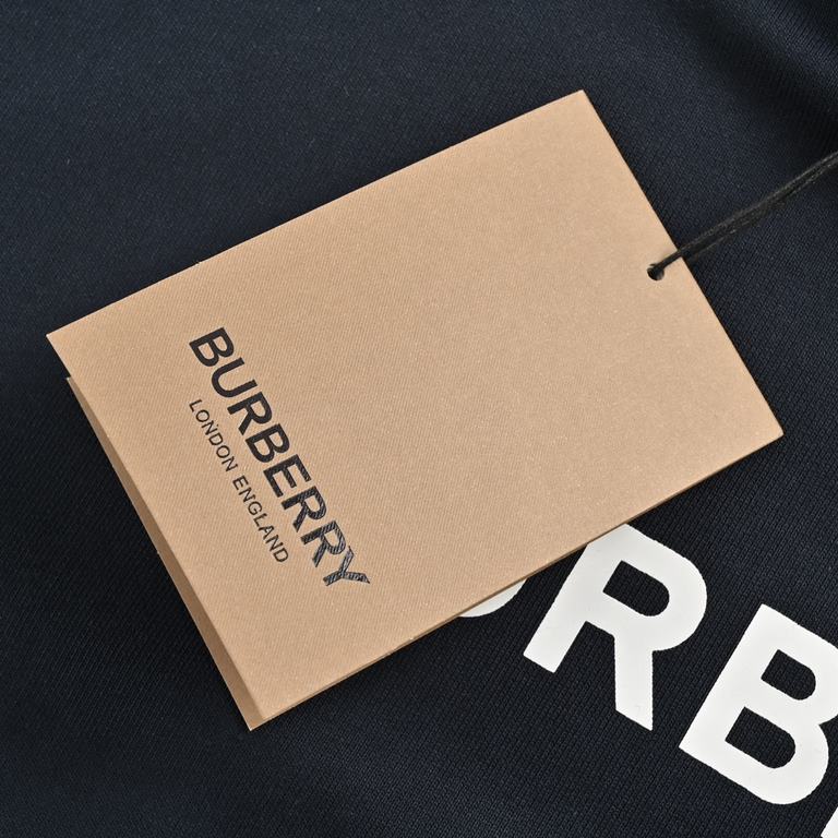 BurberryBurberry 23Fw Heavy Shadow Letter Print Hooded SweatshirtThe use of 100% fixed weave 400g low elastic dust-free fine cotton fabric, each one is individually cut by hand, comfortable and handy, can be said to be h