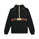 Gucci Gucci red and green webbing half-zip long sleeve hooded sweatshirtThe use of 21 double-stranded interwoven 32 double-stranded yarn combed cotton large terry bottom fabric, and the original version of the same 400 g