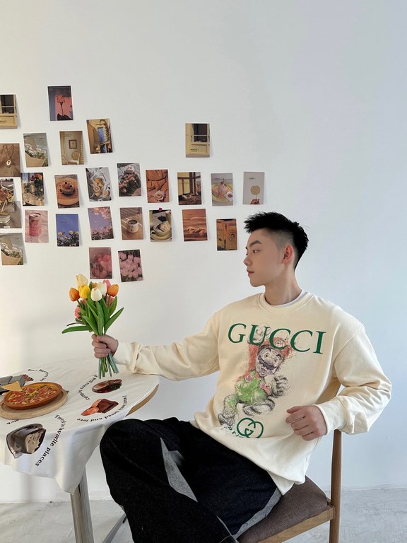 #Gucci  Gucci Mario Print Crew Sweatshirt Top