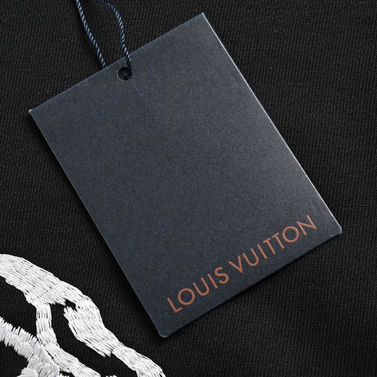 Louis VuittonLouis Vuitton 23Fw Embroidered Tool Hammer Crew Neck SweatshirtThe fabric is made of 380 grams of cotton, custom 32 threads, garment two wash processing, fabric comfortable skin-friendly without feeling, cus