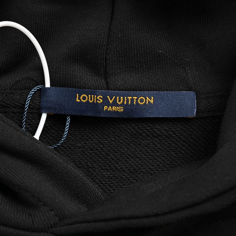 Louis Vuitton Ski Hooded SweatshirtLouis Vuitton ski series ski hooded sweatshirtThe color fixation dyeing fabric, ultra-fine flat screen printing process, full of trend, using detailed mesh material to do mesh panels, f