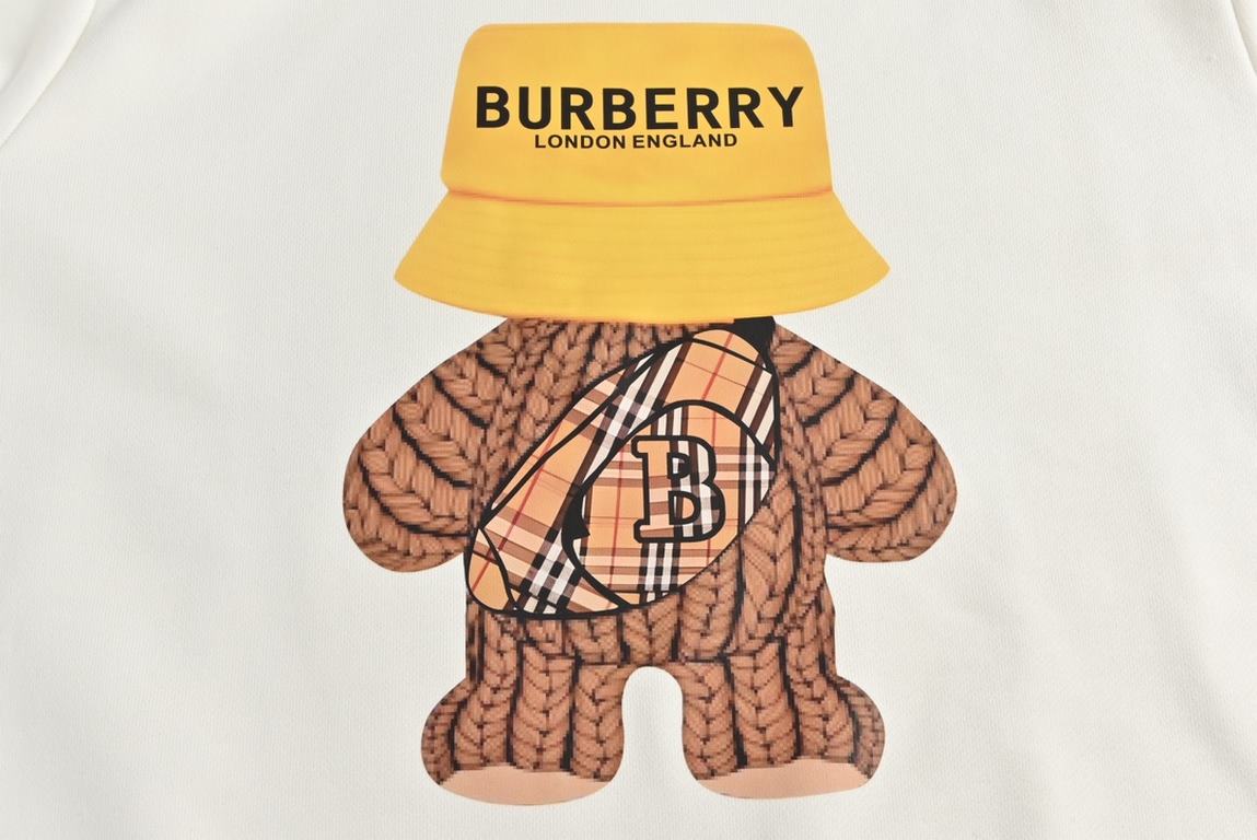 BurberryBurberry 23Fw satchel cartoon bear printed round neck sweaterFabrics using 400 grams of cotton, customized 32 thread, clothing two times at the wash, the fabric is comfortable and skin-friendly without strange fe