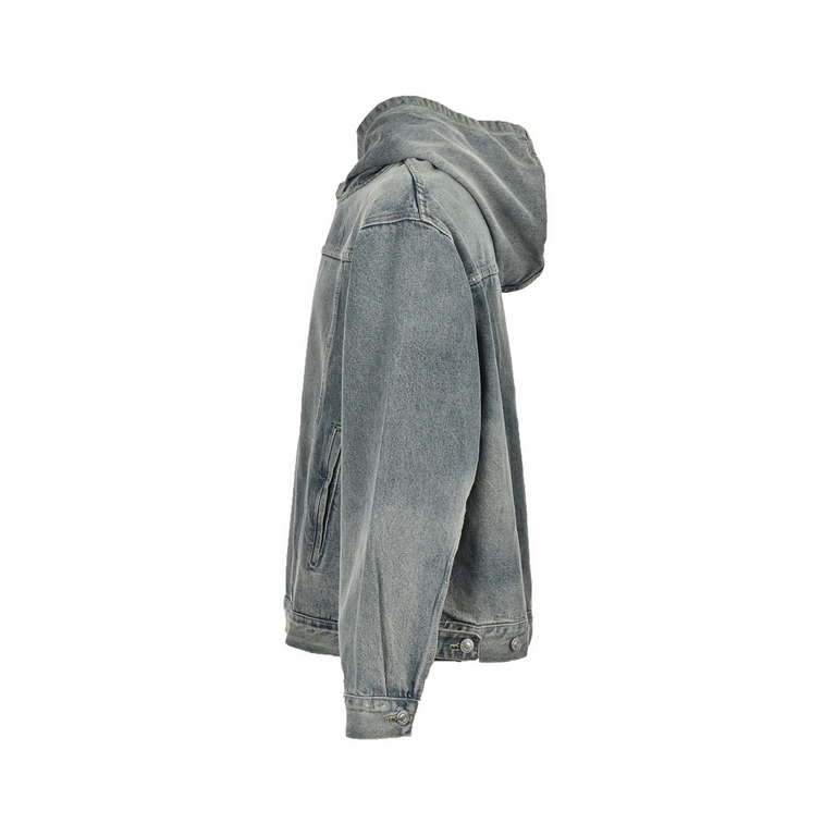 BalenciagaBalenciagaParisian House Washed Hooded Denim SweatshirtPrecision washed denim fabric, but also reduces the hardness of the denim, on the body more comfortable and skin-friendly, there is the shape of the shin o