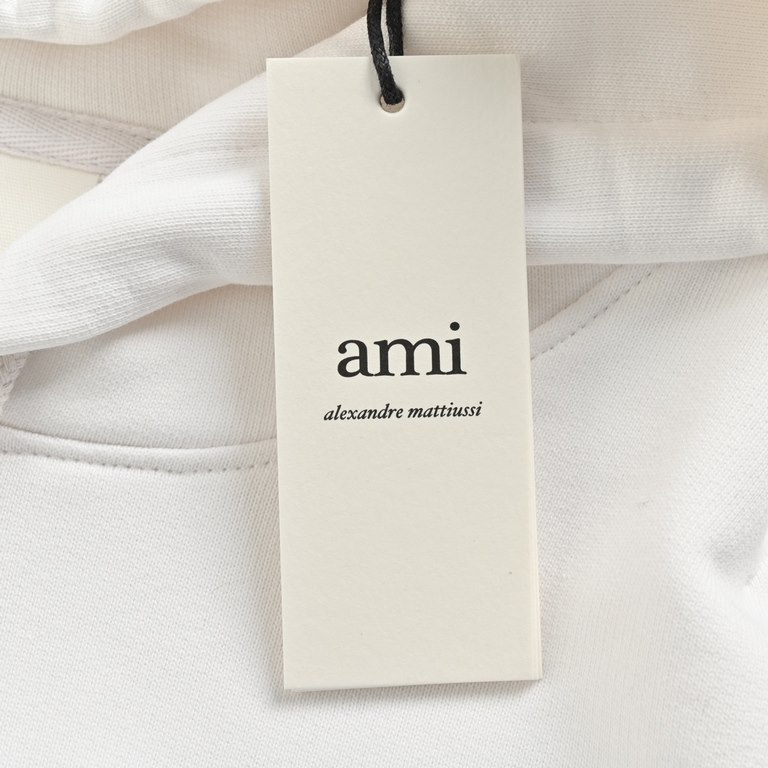 Ami classic small heart embroidered hooded sweatshirtEarly fall new high grams of cotton basic round neck sweater, men and women with the same models, trading company channels thin out, synchronized with the official web