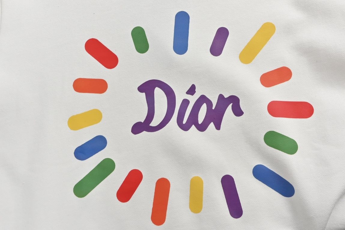 .DiorDior 23Fw colorful letters printed round neck sweaterFabric combed cotton sweater fabric weight up to 400 grams, printing using three-dimensional technology, high-density number of needles, the upper body effect of 