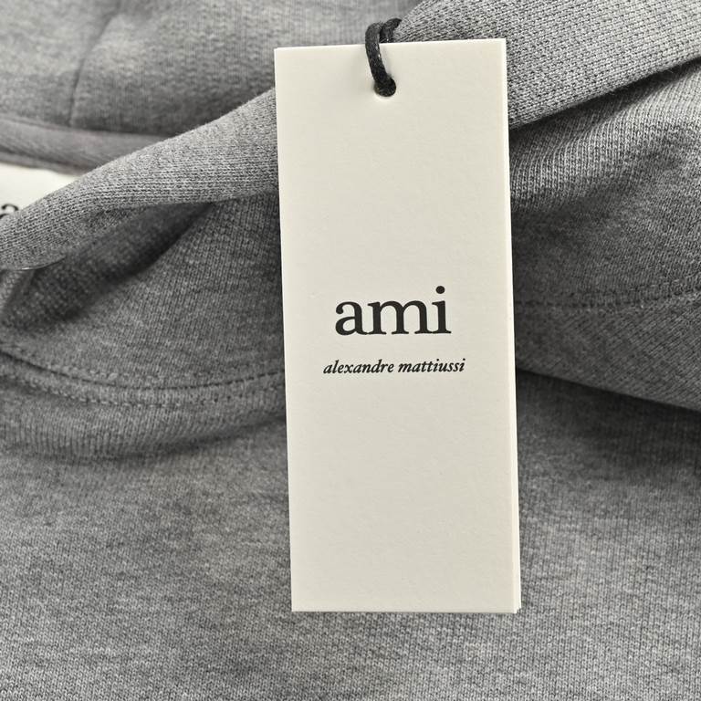 Ami classic towel embroidery embroidered heart hooded sweatshirtEarly fall new high grams of cotton basic round neck sweater, men and women with the same models, trading company channels thin out, synchronized with the o