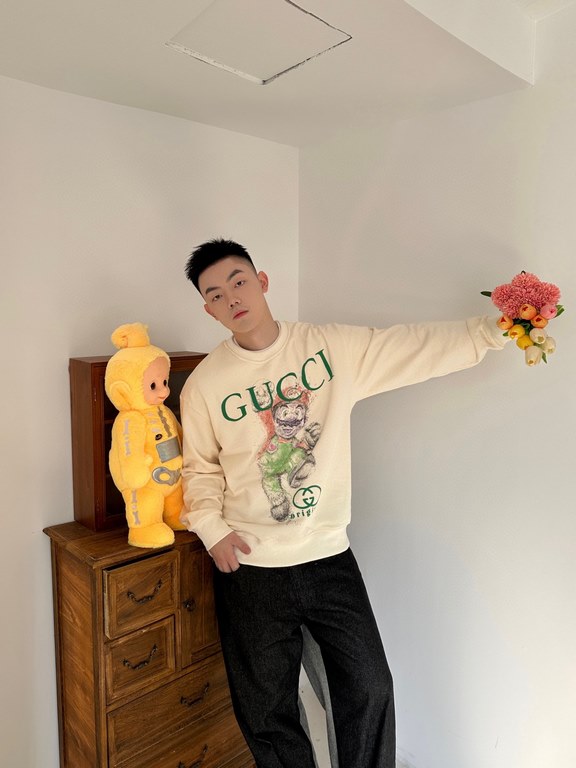 #Gucci  Gucci Mario Print Crew Sweatshirt Top