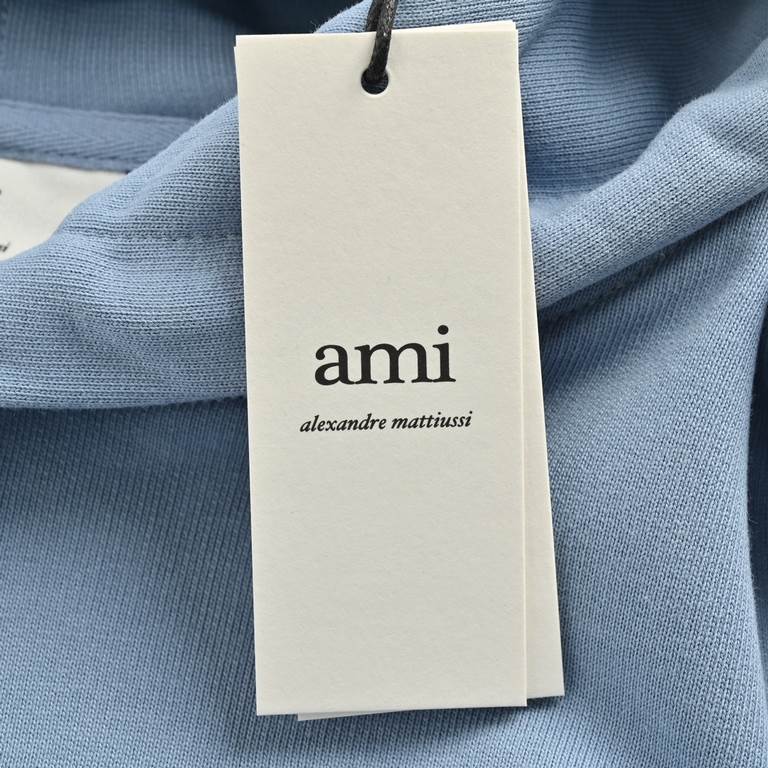 Ami classic small heart embroidered hooded sweatshirtEarly fall new high grams of cotton basic round neck sweater, men and women with the same models, trading company channels thin out, synchronized with the official web