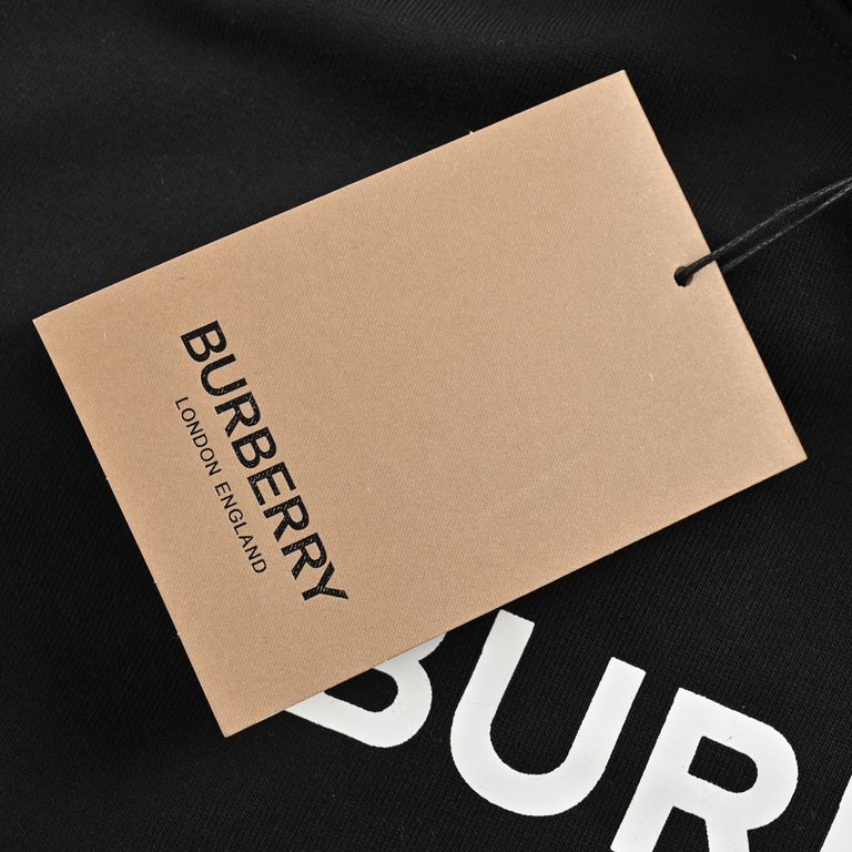 BurberryBurberry 23Fw Heavy Shadow Letter Print Hooded SweatshirtThe use of 100% fixed weave 400g low elastic dust-free fine cotton fabric, each one is individually cut by hand, comfortable and handy, can be said to be h