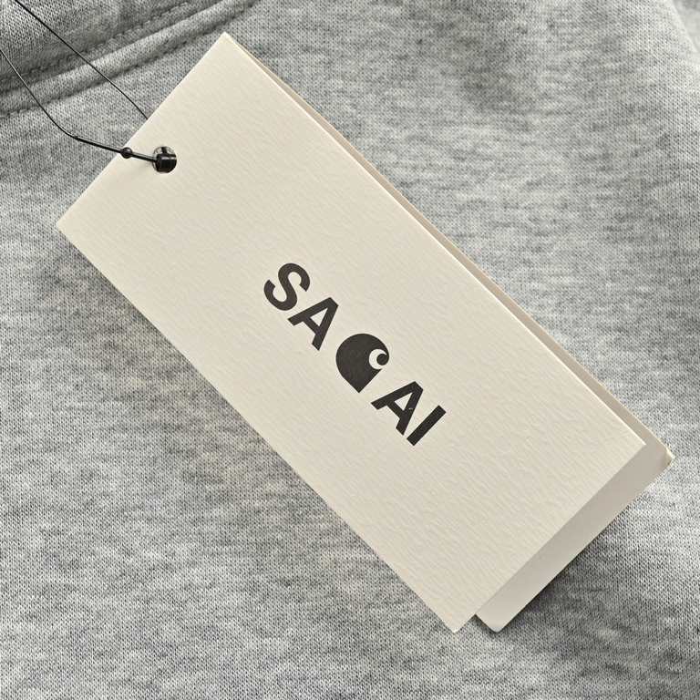 Sacai 