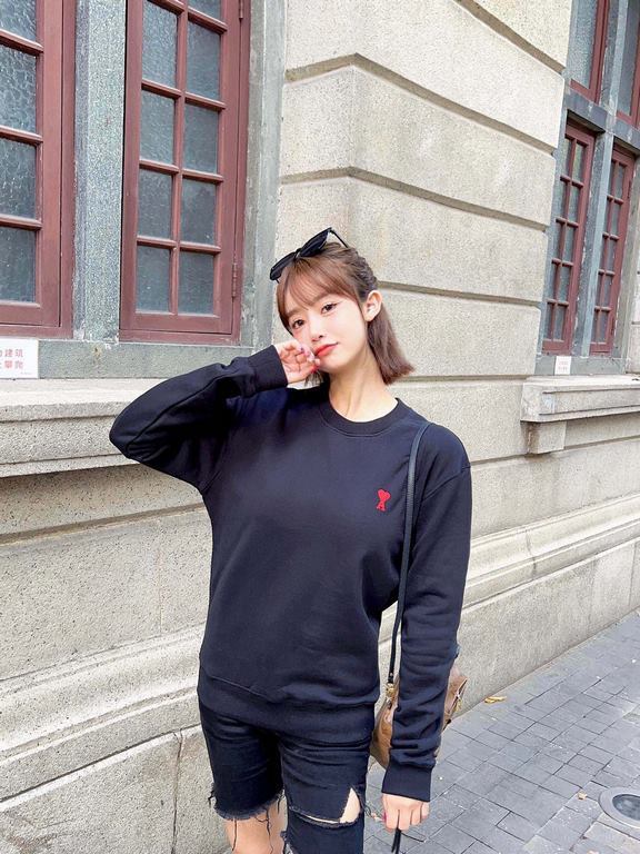 #Ami Classic Little Heart Embroidered Crew Neck Sweatshirt Top