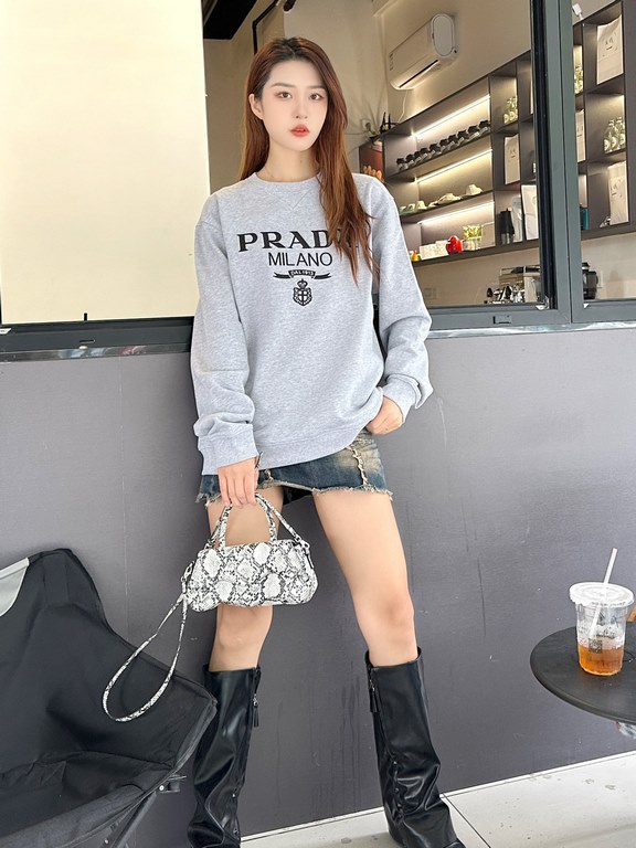 #PradaPrada 23Fw Embroidered Logo Crew Sweatshirt Top