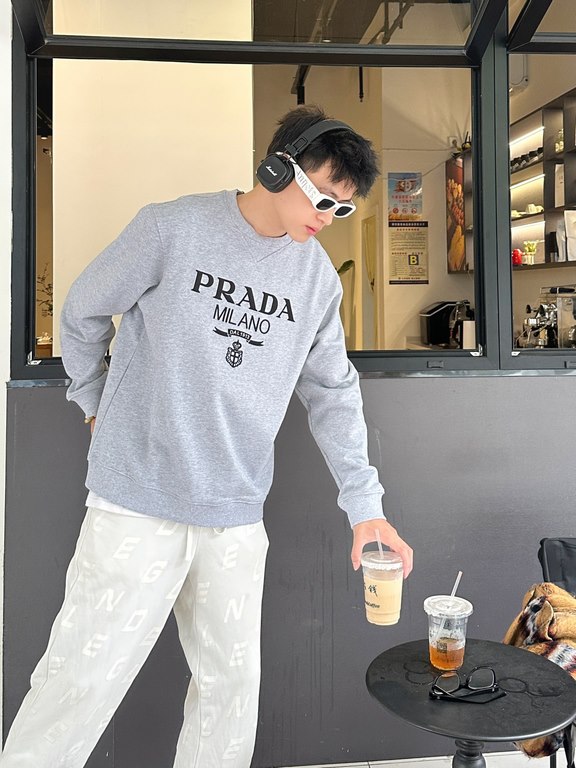 #PradaPrada 23Fw Embroidered Logo Crew Sweatshirt Top