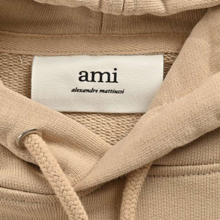 Ami classic small heart embroidered hooded sweatshirtEarly fall new high grams of cotton basic round neck sweater, men and women with the same models, trading company channels thin out, synchronized with the official web