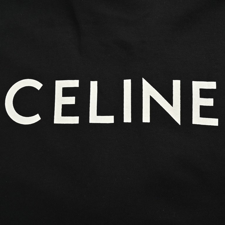 CelineCeline 23Fw Back Letter Print Cardigan JacketMaterial 380 grams of cotton sweater material design simple and generous on the body soft and comfortable texture elegant knitted cardigan to take you to appreciate the 