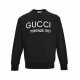 GucciGucci 23Fw three-dimensional embroidery letters round neck sweaterThe use of three-dimensional embroidery process, different from ordinary embroidery, fixed weave cotton sweater fabric, comfortable and breathable no