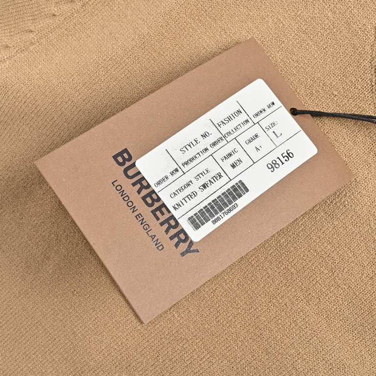 BurberryBurberry 22Fw Arm Patch Plaid Crew Neck SweaterHigh-quality wool blend fabric woven, fabric texture is solid, needle chiseling process exquisite density, extremely rich with wear skin-friendly feeling and warmth,