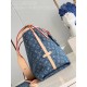 M46855 】Louis Vuitton introduces the new CarryAll medium handbag in Monogram canvas and leather trimmings for a flattering design. With a zipper pocket inside, the removable zipper clutch adds a functional element, with 