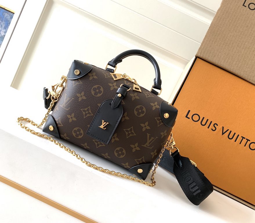 Top of the lineM45571PETITE MALLE SOUPLE HANDBAGThe Petite Malle Souple handbag is crafted from Monogram canvas and incorporates studded leather trims and a leather name tag that speaks to Louis Vuitton's heritage of lug