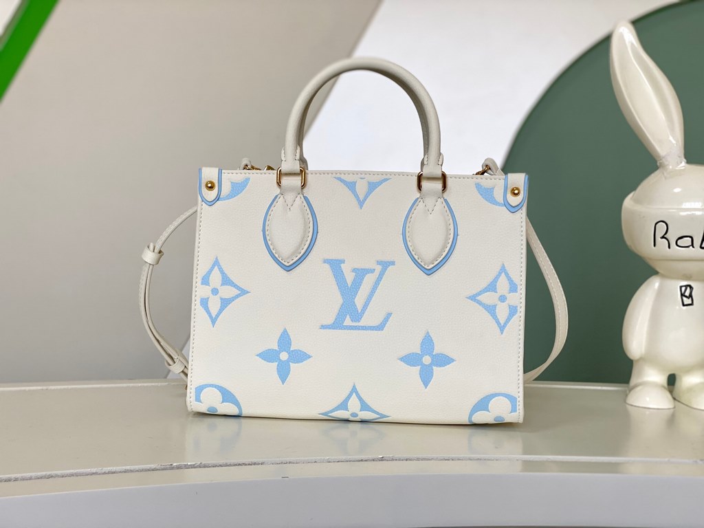 [Haiyuan Outsourcing Exclusive Home Shot] M46833 White M45653 White Embossed 】 M46569 This OnTheGo pouch is crafted from Monogram Empreinte leather in a gentle palette of LV's lettering and Monogram floral embossing, whi