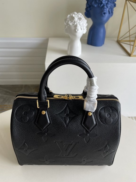 [EXCLUSIVE ACTUAL M58947 BLACK] Speedy Bandoulière 25 handbag with oversized LV letters embossed in Monogram Empreinte leather and a shoulder strap for added crossbody options. Dimensions 25.0 x 19.0 x 15.0 cm (L x H x W