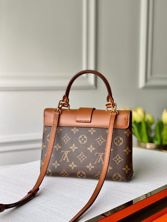 Top PremiumLOCKY BB HANDBAG M44654 CARAMEL This small but stylish Locky BB handbag in Monogram canvas and cowhide leather with an eye-catching large gold padlock closure combines sophistication and style. It can be carri