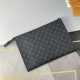 Top    Overseas Original M40481 Black Flower Exclusive Actual Photos! This Pochette 24H clutch is shaped in a slim, rounded configuration in classic-chic Monogram canvas, featuring an organza structure and internal patch