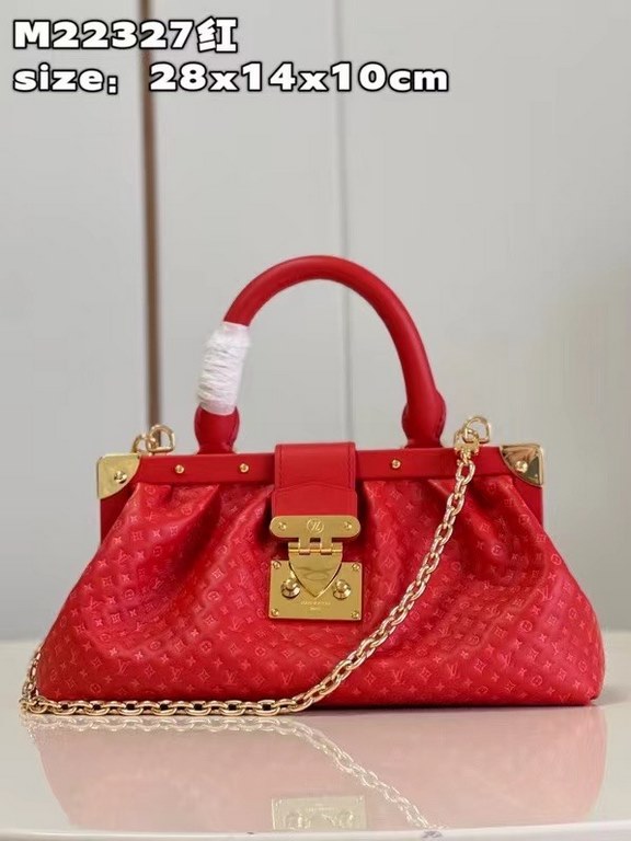 Exclusive M22327 Red 】The Monogram Clutch from the Nanogram Special Collection is made of soft cowhide leather and features a whimsically proportioned Monogram embossed pattern with a slight two-tone effect. A twisted ha