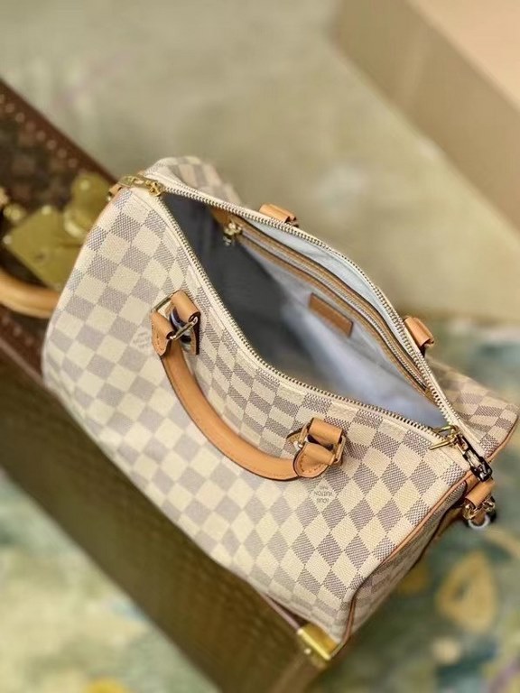 TopN50054 Pillow Bag speedy Collection SPEEDY BANDOULIèRE 30 Handbag Configured in Damier Azur canvas with a leather finish, the SPEEDY BANDOULIèRE handbag is fitted with a removable woven leather strap. Each leather str