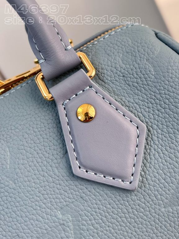 Exclusive M46397 Light Orchid Embossed 】From the new Dégradé collection, the Speedy Bandoulière 20 is a colorful take on the Monogram Empreinte embossed leather that will brighten up any outfit this season. The rolled To