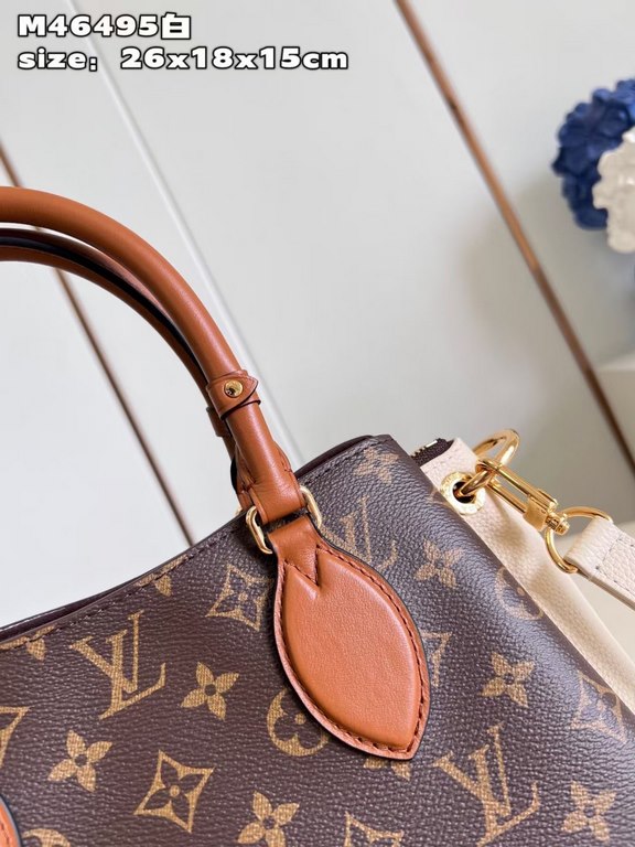 Exclusive M46495 White 】The Opéra BB handbag is a patchwork of Monogram canvas, grained leather and smooth leather, all in Louis Vuitton's signature style. Subtle rivets embellish the rolled leather handles, while the le