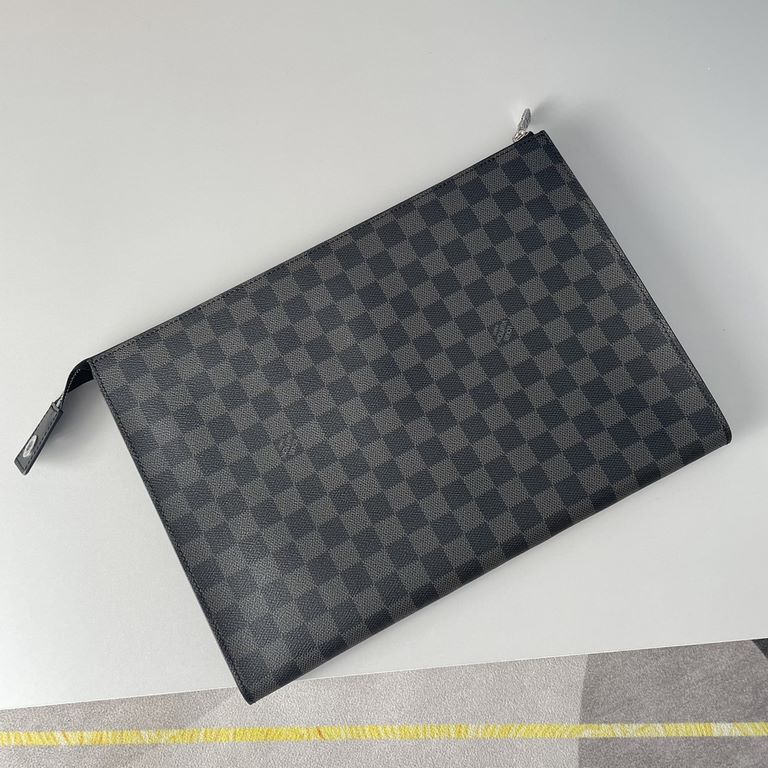 Top    Overseas Original N40481 Black Grid Exclusive Actual Photos! This Pochette 24H clutch is shaped in a slim, rounded configuration in classic-chic Monogram canvas, featuring an organza structure and internal patch p