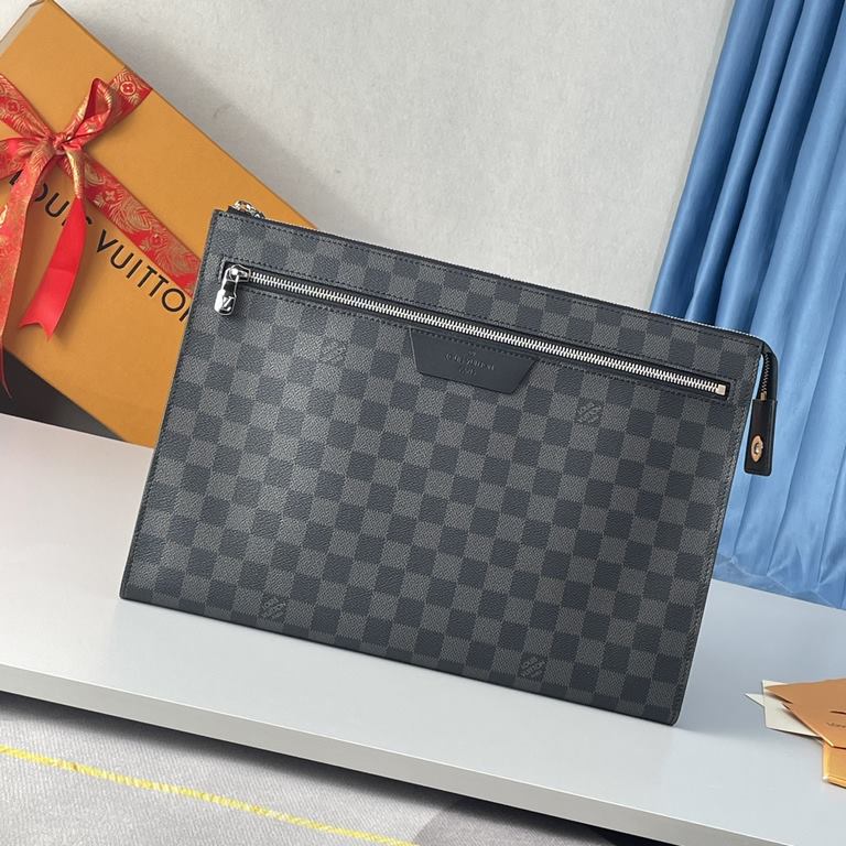 Top    Overseas Original N40481 Black Grid Exclusive Actual Photos! This Pochette 24H clutch is shaped in a slim, rounded configuration in classic-chic Monogram canvas, featuring an organza structure and internal patch p