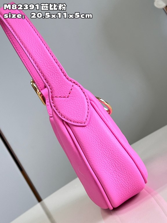 Exclusive M82391 Barbie Pink 】M82487 Mini Moon is crafted from supple Monogram Empreinte embossed leather, with eye-catching details such as the LV Circle logo on the zipper closure reflecting its jewel-like brilliance. 