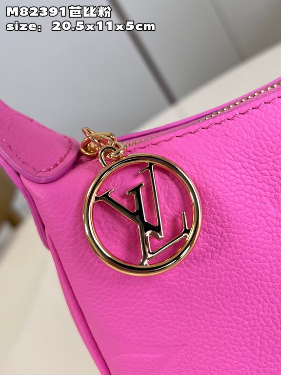 Exclusive M82391 Barbie Pink 】M82487 Mini Moon is crafted from supple Monogram Empreinte embossed leather, with eye-catching details such as the LV Circle logo on the zipper closure reflecting its jewel-like brilliance. 