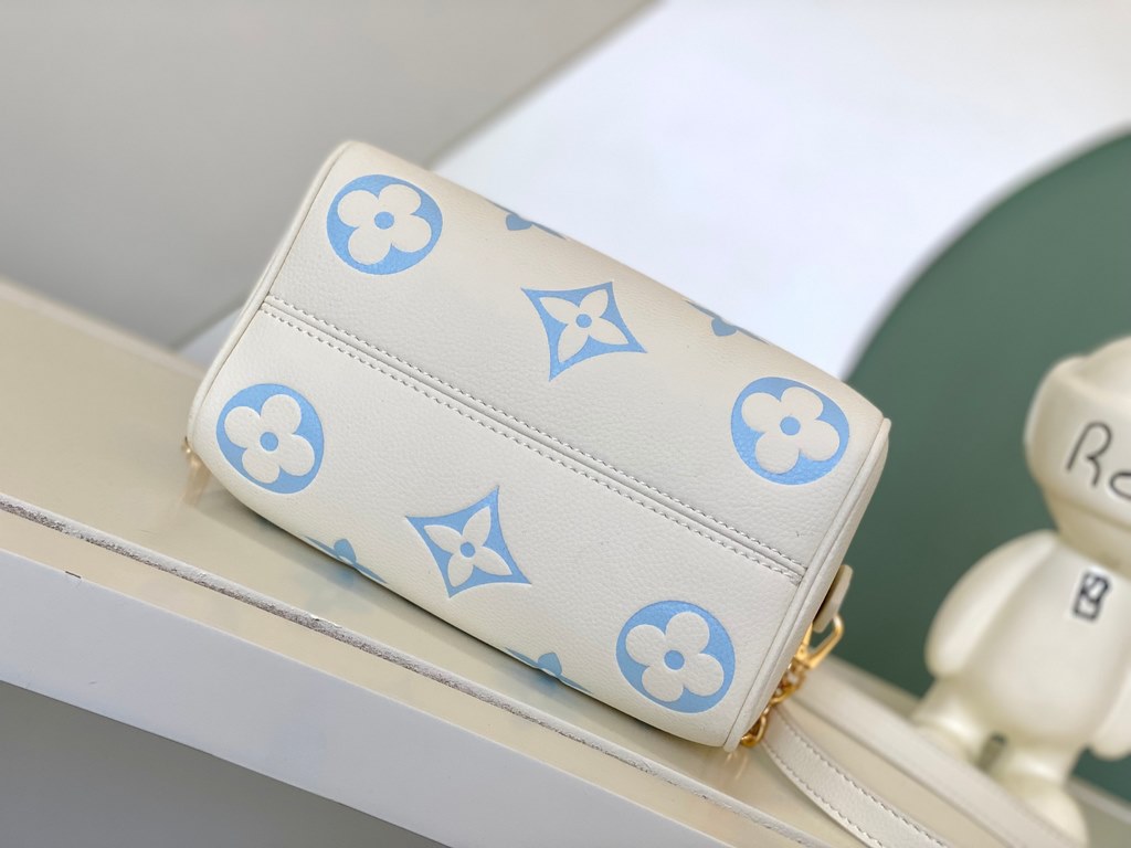 Haiyuan foreign single sole real home shooting] M46875 light curry silk screen M46883 light blue silk screen SPEEDY BANDOULIèRE 20Handbag This Speedy Bandoulière 20 handbag is a smart, stylish, full leather embossed silk