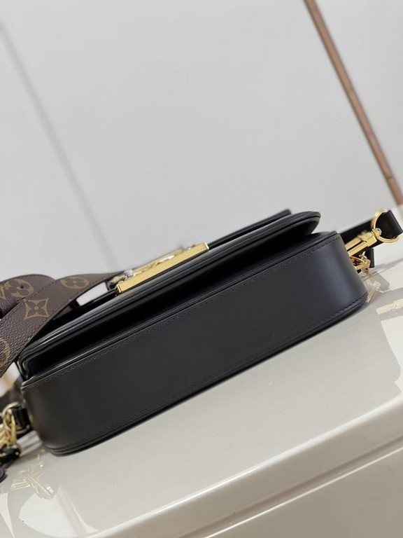 TopThe M20393 Swing bag in black was presented on the SpringSummer 2022 runway and is based on Louis Vuitton's Pochette Métis bag, an on-trend reinterpretation of the long and slender bag. The classic S-lock closure exte