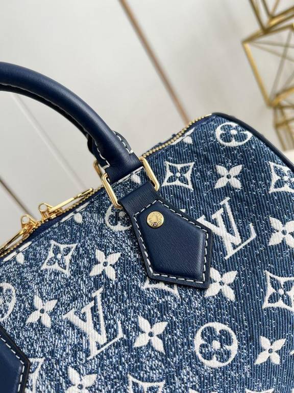 Top of the lineM59609 The Speedy Bandoulière 25 is a relaxed bag in Monogram jacquard denim with cowhide trimmings, and the Monogram jacquard weave has been refined over time to look as good as new. Detailed features25 x