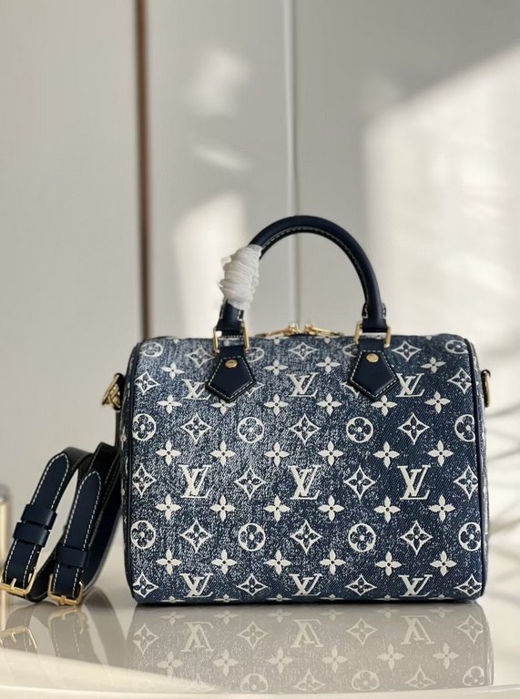 Top of the lineM59609 The Speedy Bandoulière 25 is a relaxed bag in Monogram jacquard denim with cowhide trimmings, and the Monogram jacquard weave has been refined over time to look as good as new. Detailed features25 x